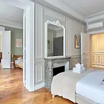 Elegant 2 Chambres Climatise - Champs-Elysees