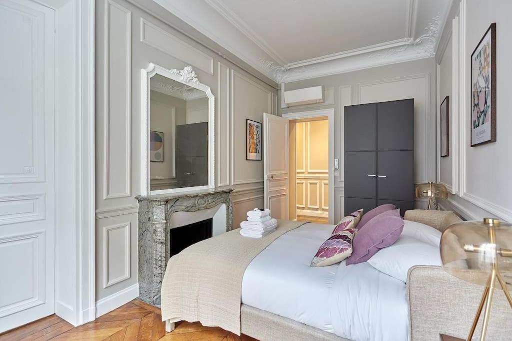 Elegant 2 Climatise - Champs-elysees Paris